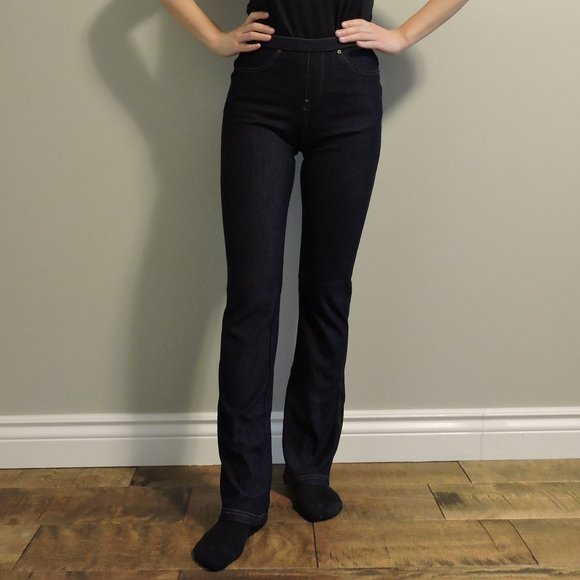 Hue Soft Stretch Boot Cut Jeans Leggings w/ Zipper Back Pocket, Navy Denim, New - Picture 5 of 12